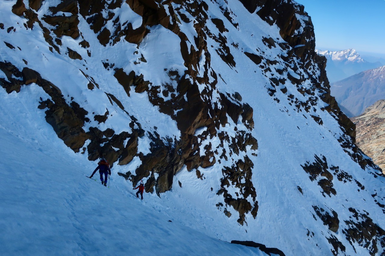 J3 Thierry et Nicolas dans le couloir vers Corno Rosso