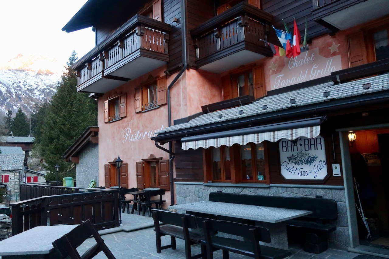 J4 Notre auberge à Chiareggio. On est arrivé la veille à 21H45 !