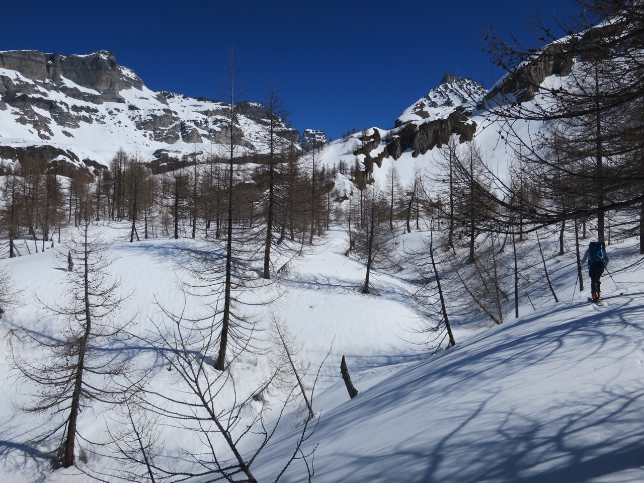 J2 - Longue et belle montée vers le passo di Vallendra