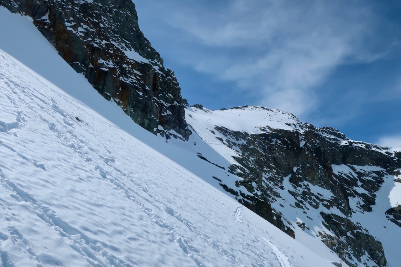 J6 Rampe d'accès et couloir pour accéder au Piz Tschiervia (3550m) 