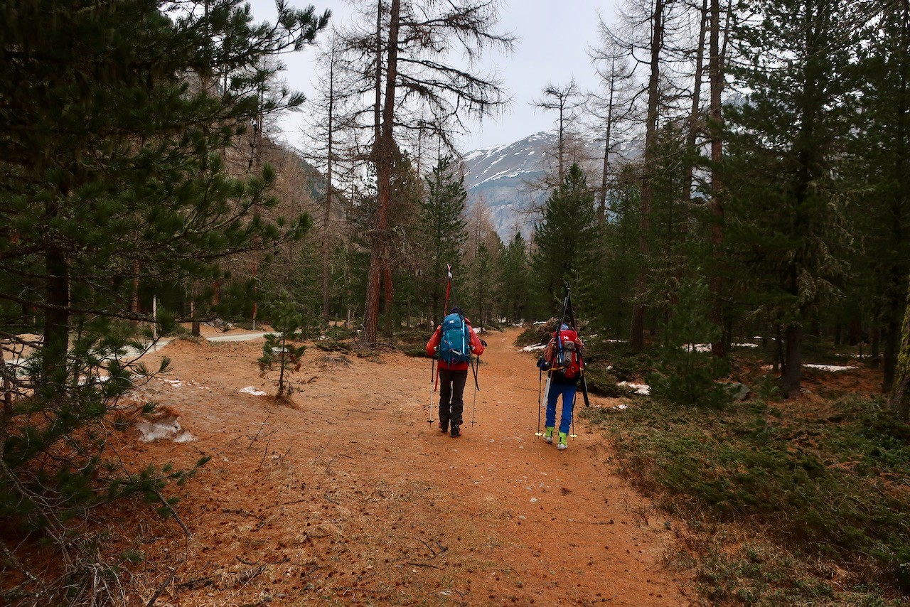 J7 5km à pied pour terminer dans le magnifique vallon du Roseg