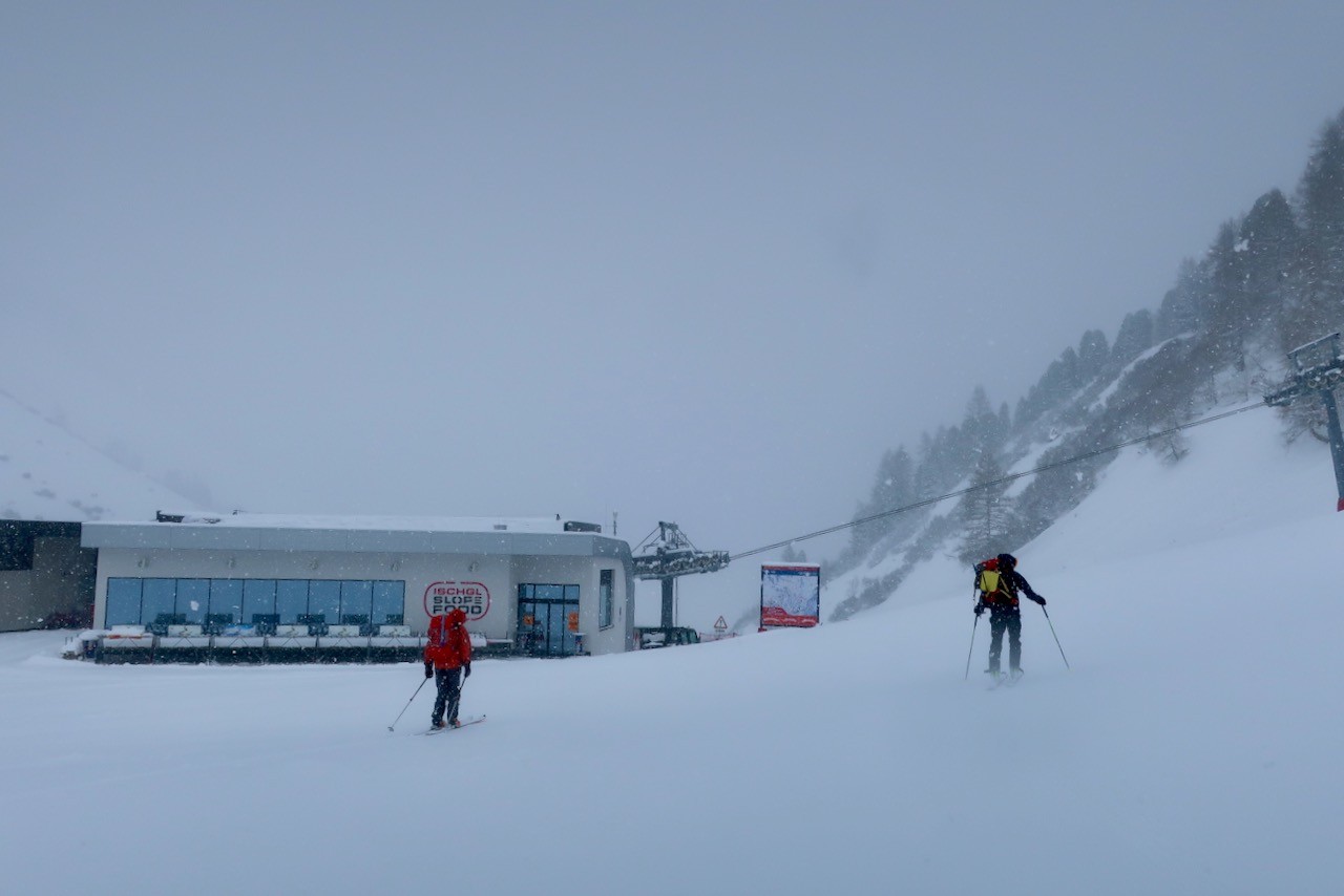 J4 Arrivée sur les pistes d'Ischgl .... dans la tempête. Les télésièges sont à l'arrêt