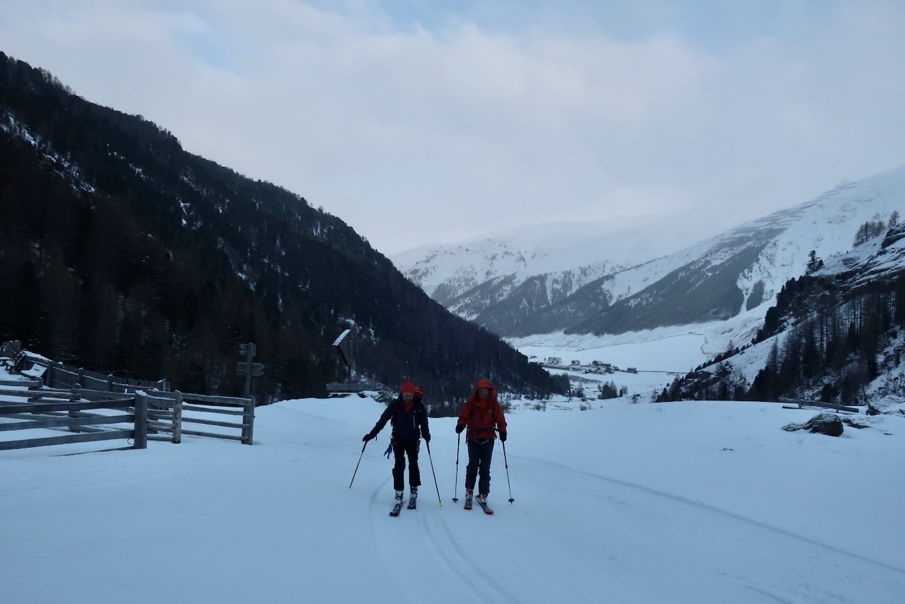 J5 On remonte le vallon de Melago le long de la piste de ski de fond
