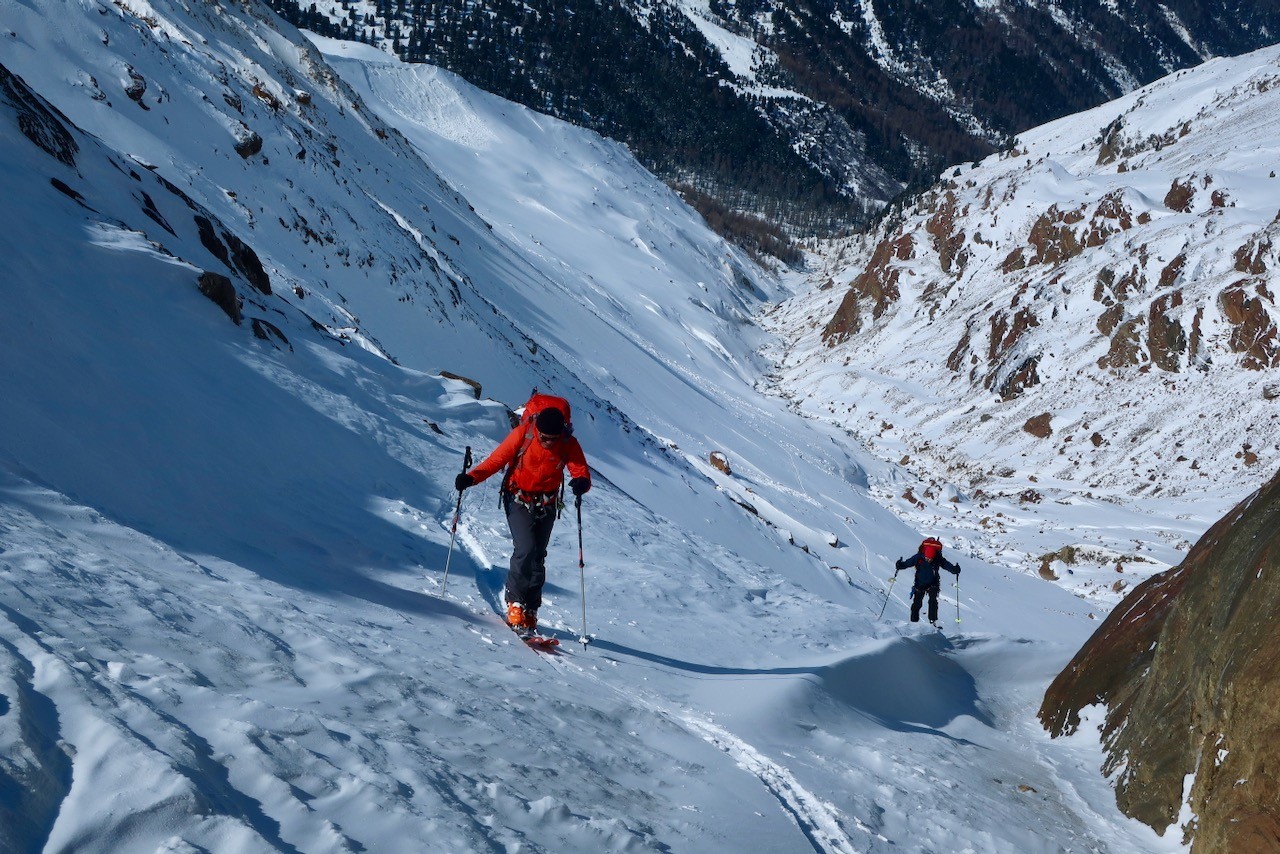 J5 On se fraye un chemin pour s'élever dans le vallon