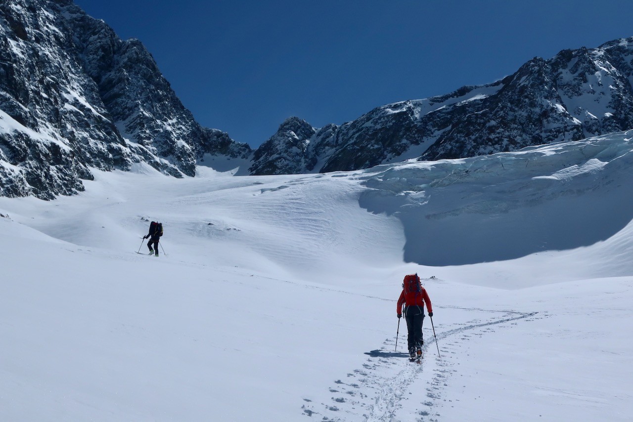 J5 Longue remontée du glacier sous le Weisskugel