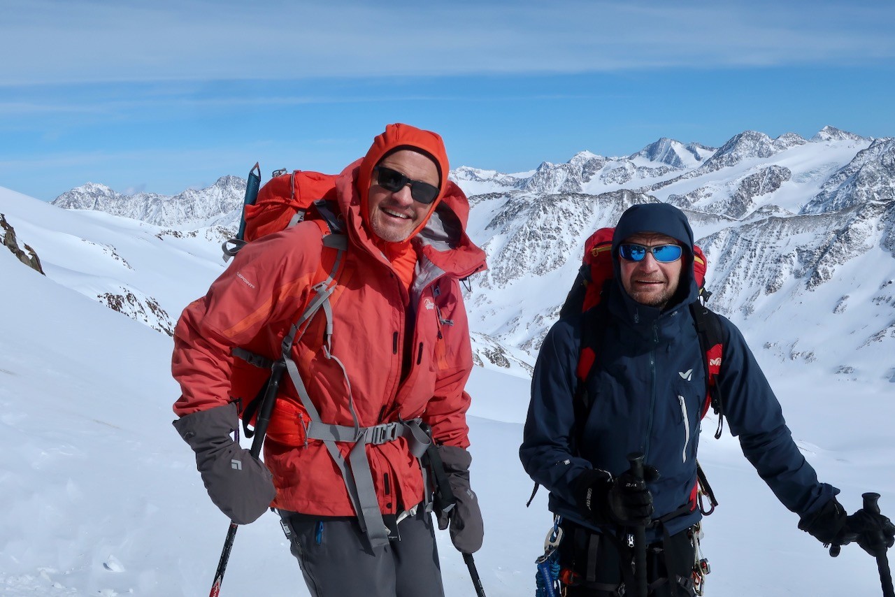 J5 Thierry et Nicolas sous l'arête sommitale