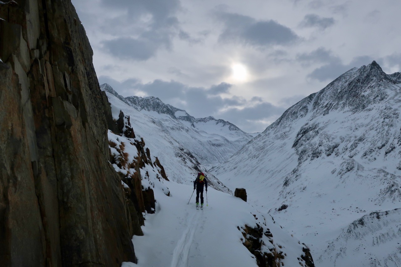 J7  Passage délicat sous Martin Busch hütte