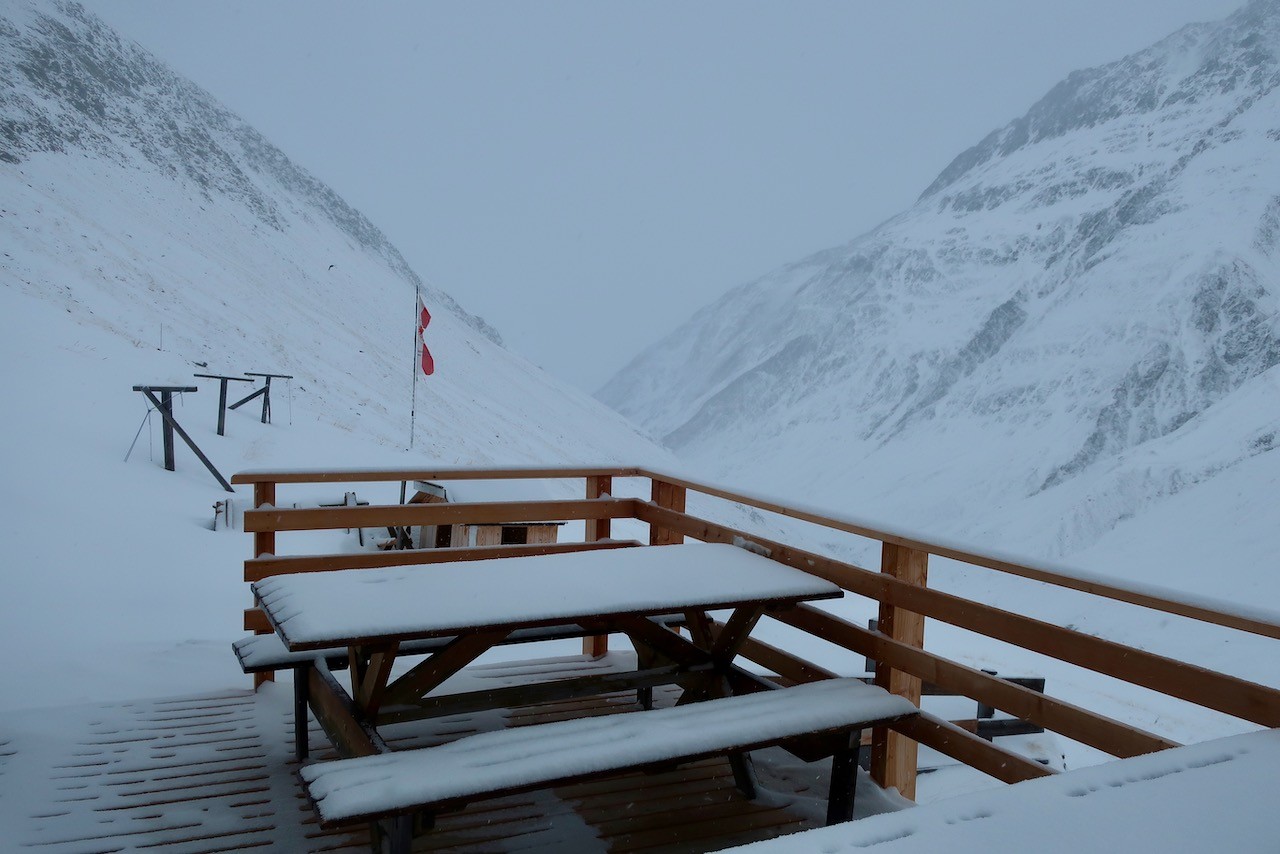 J6 Départ de Hoch Hospiz. Il a neigé pendant la nuit