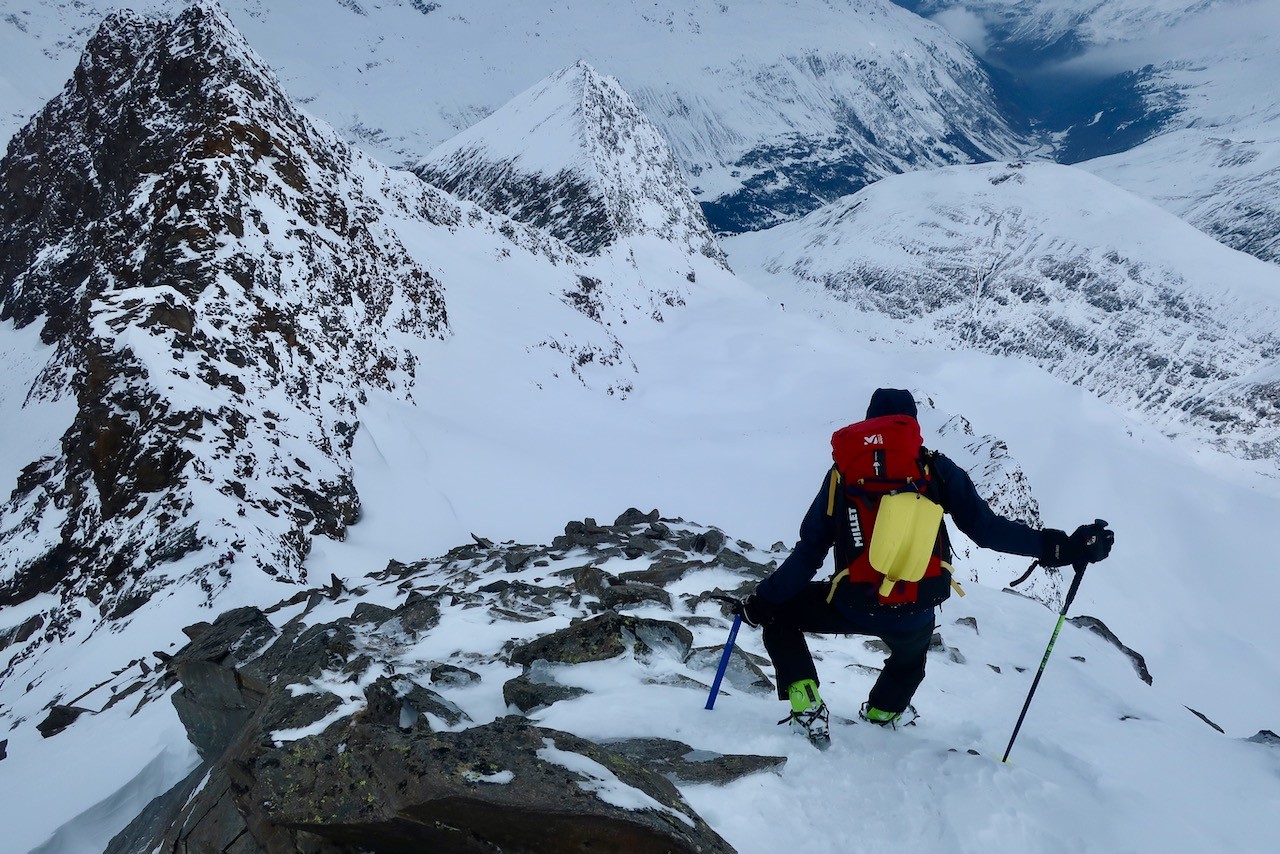 Descente délicate du sommet de l'Eiskogel