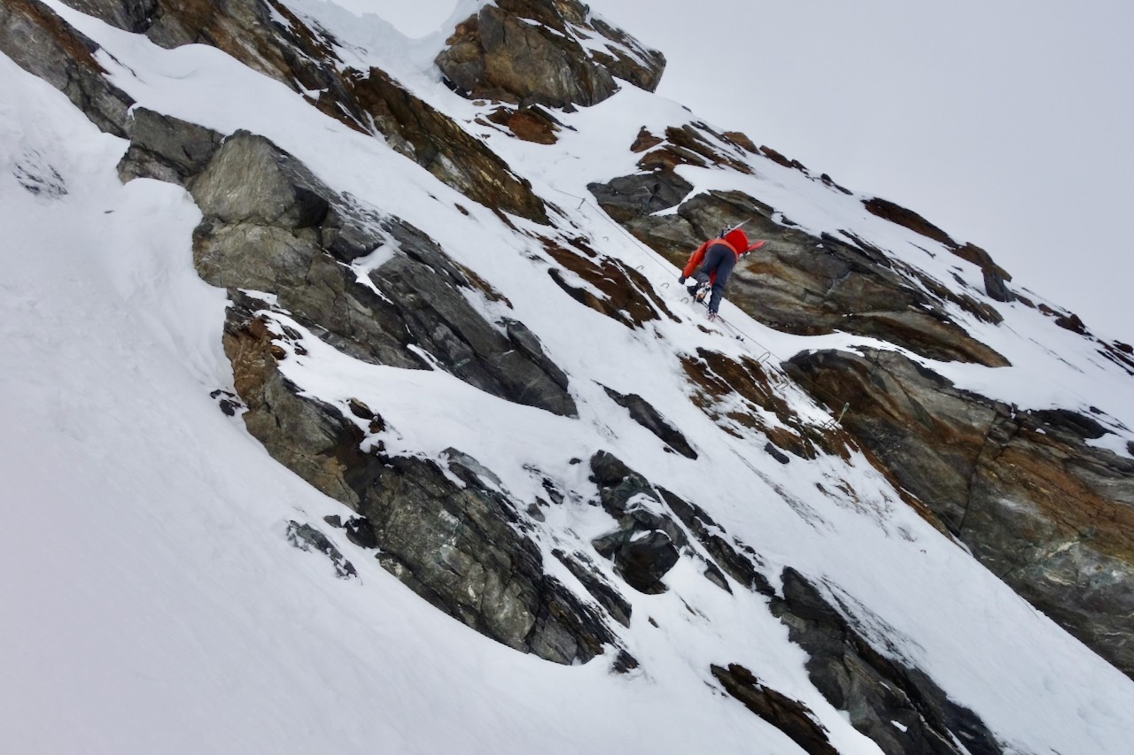 J8 Descente délicate vers le glacier de Rotmoos fermer