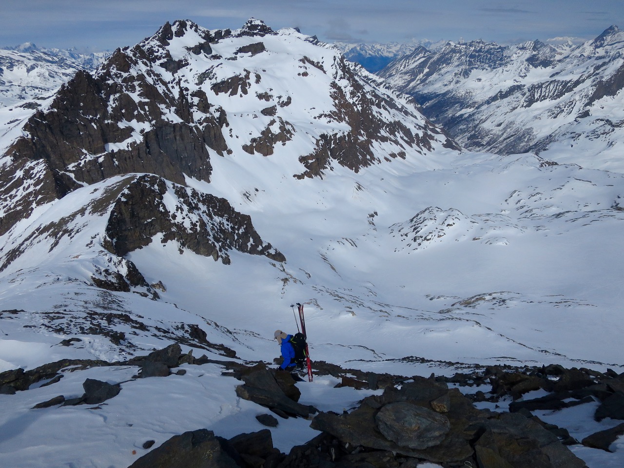 Descente sur l'arête vers le glacier du Vaudet