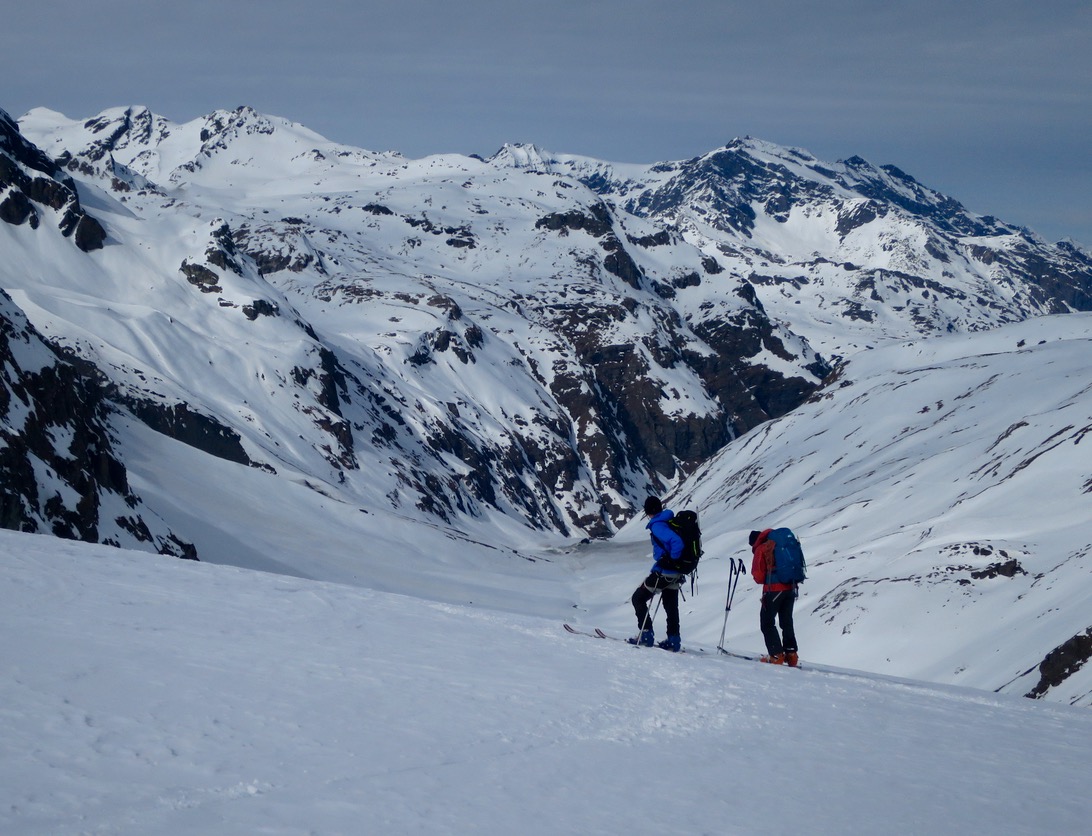 Tout au fond le refuge Bezzi dans les gorges