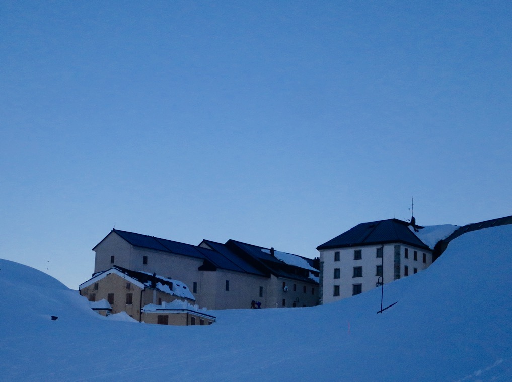 J4 - Départ de l'hospice du Grand St Bernard au petit matin