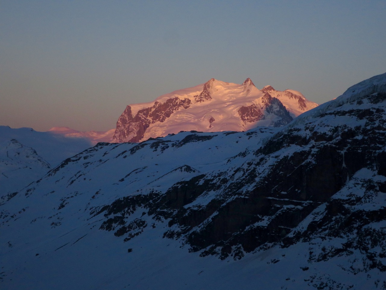 Fin de J7 - Coucher de soleil sur le Mont Rose ! depuis Schoenbiel Hutte