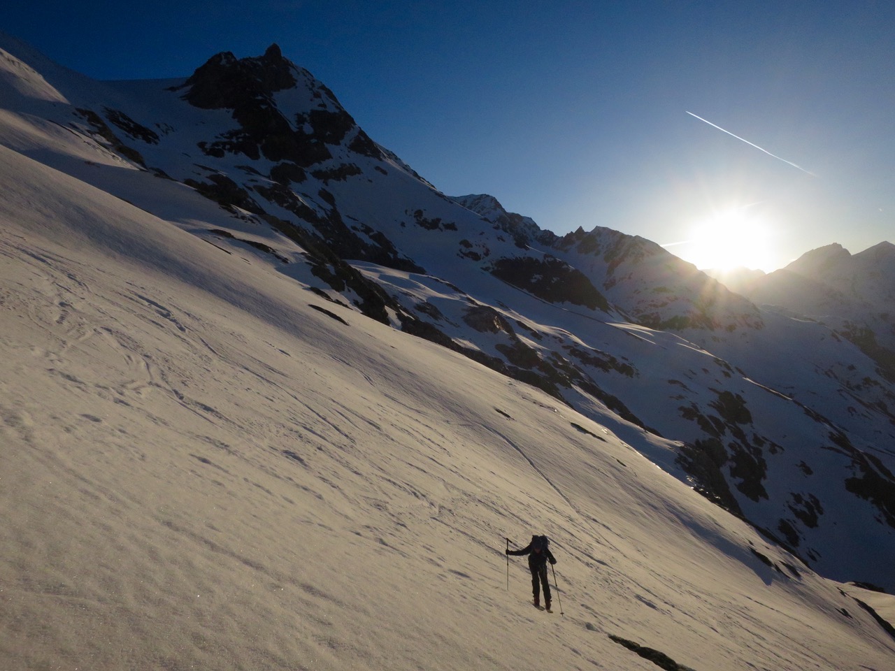 J8 - Ascension  sur fond de levé du soleil!