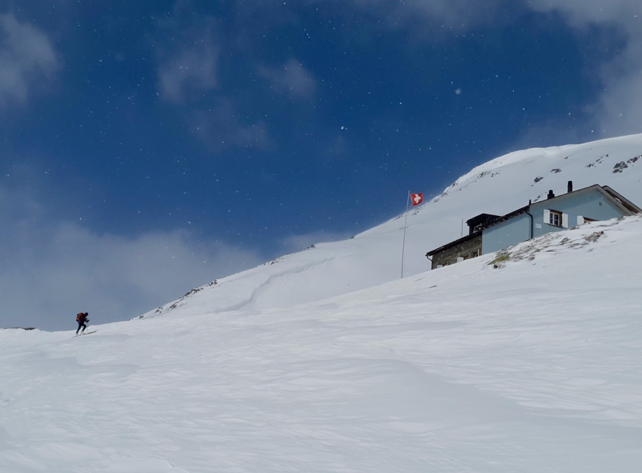 J3 Nicolas arrive à la cabane