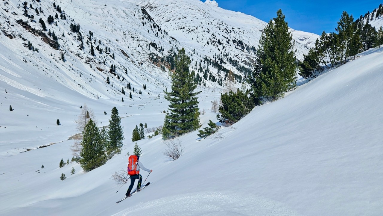 J4 La neige  porte bien. C'est précieux pour les grandes distances à parcourir