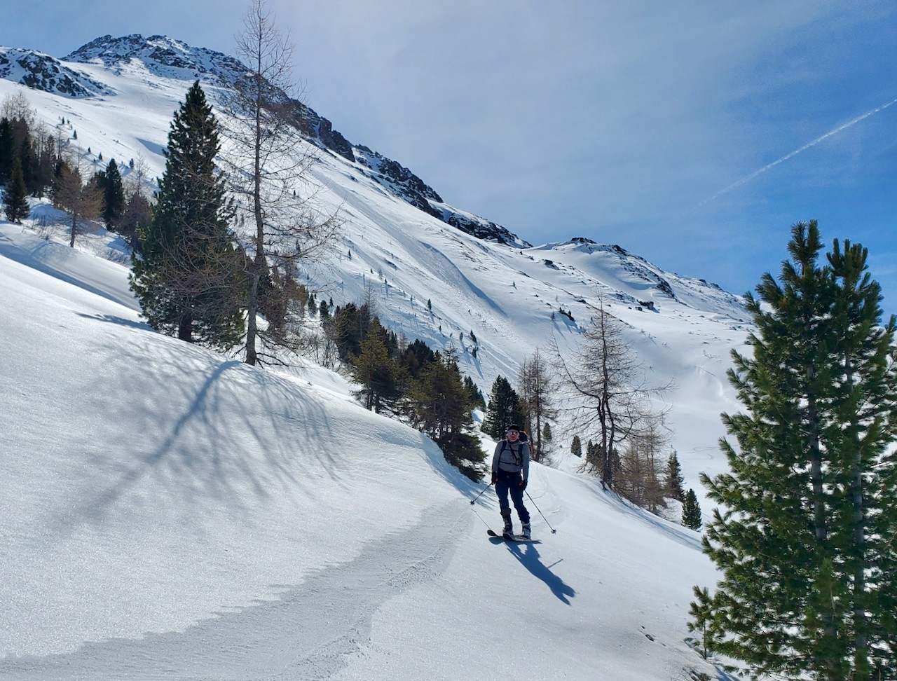 J4 Longue descente vers le lac de barrage