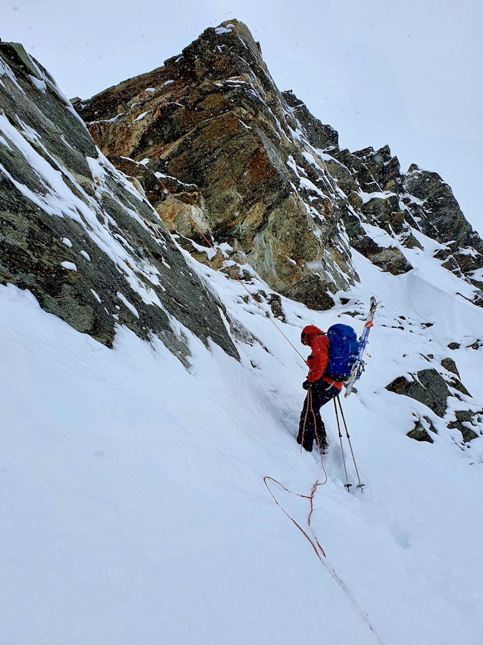 J5 La corde est bienvenue. Thierry dans la descente