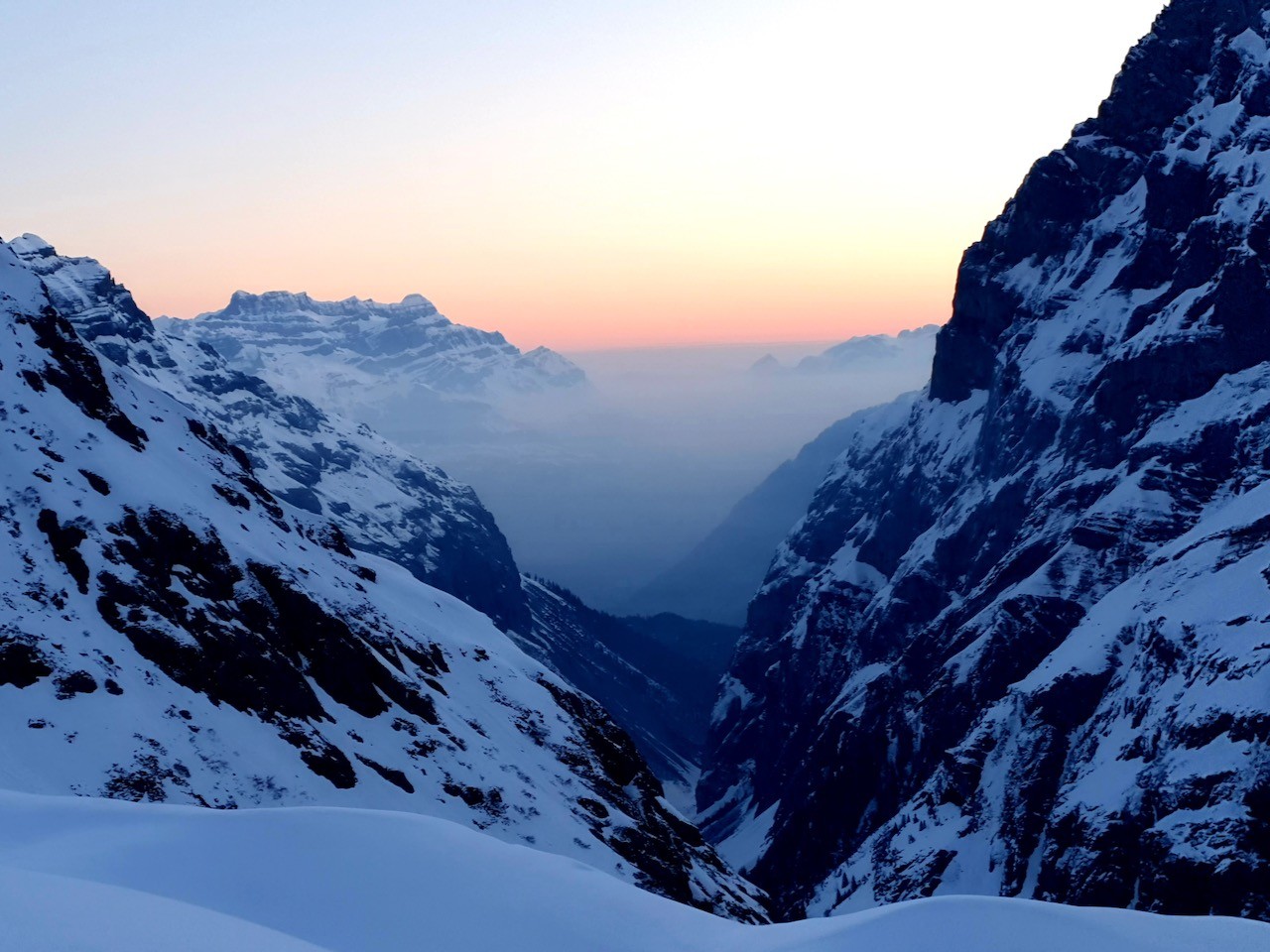 J7 Premiers rayons du  soleil depuis Fridolin Hütte