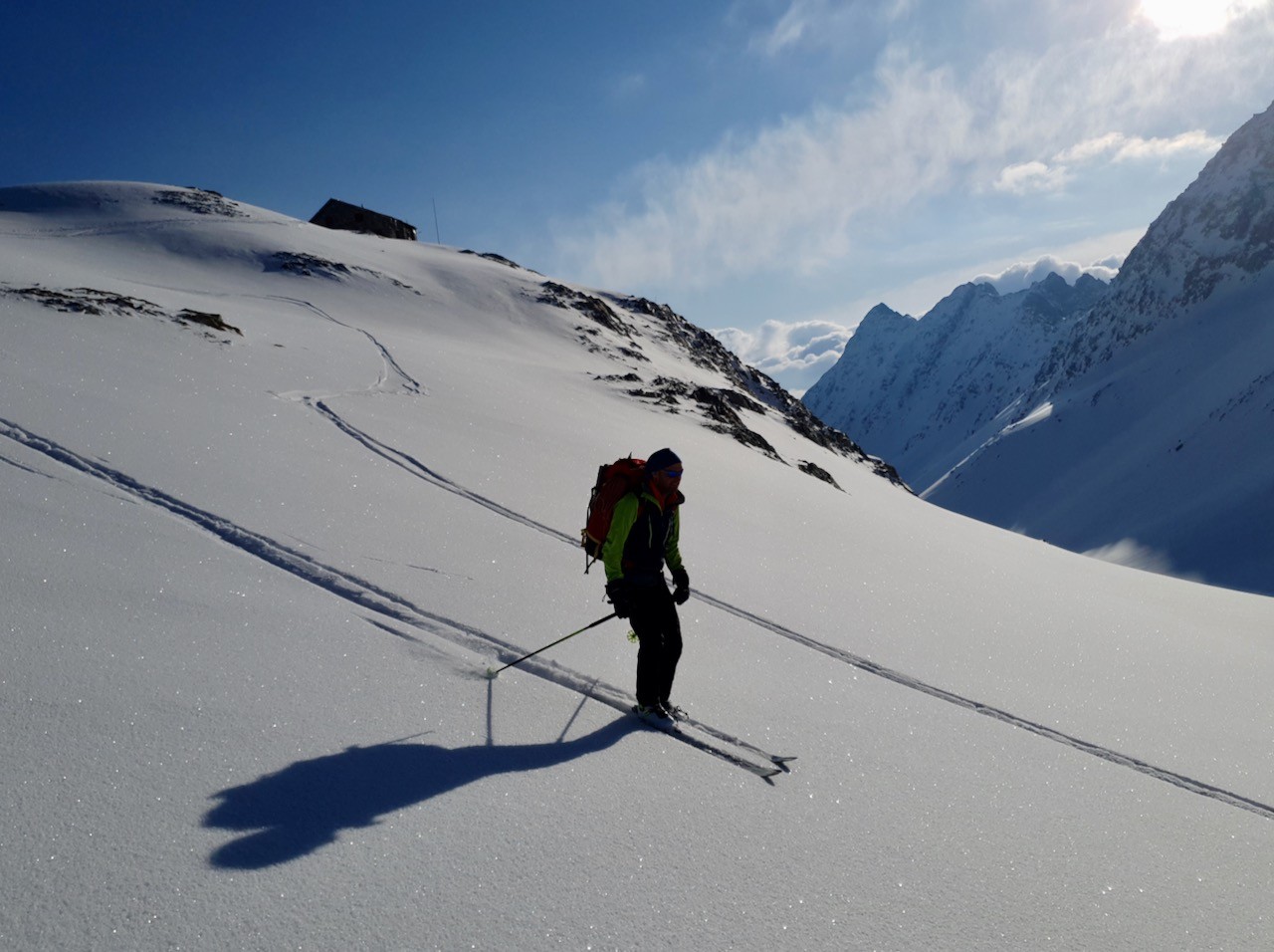J5 Départ du refuge. On continue vers l'Est