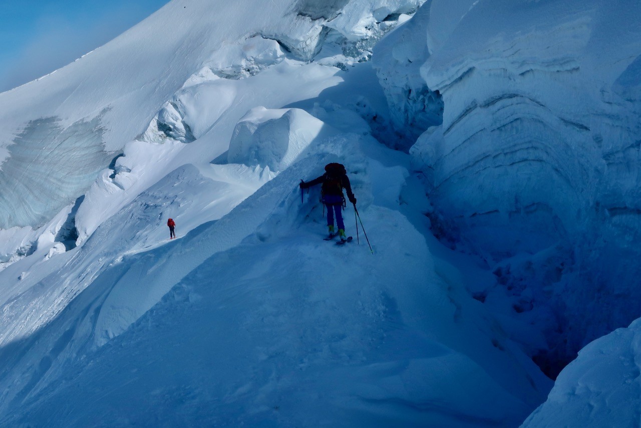 J5 Passages délicats dans la descente du glacier