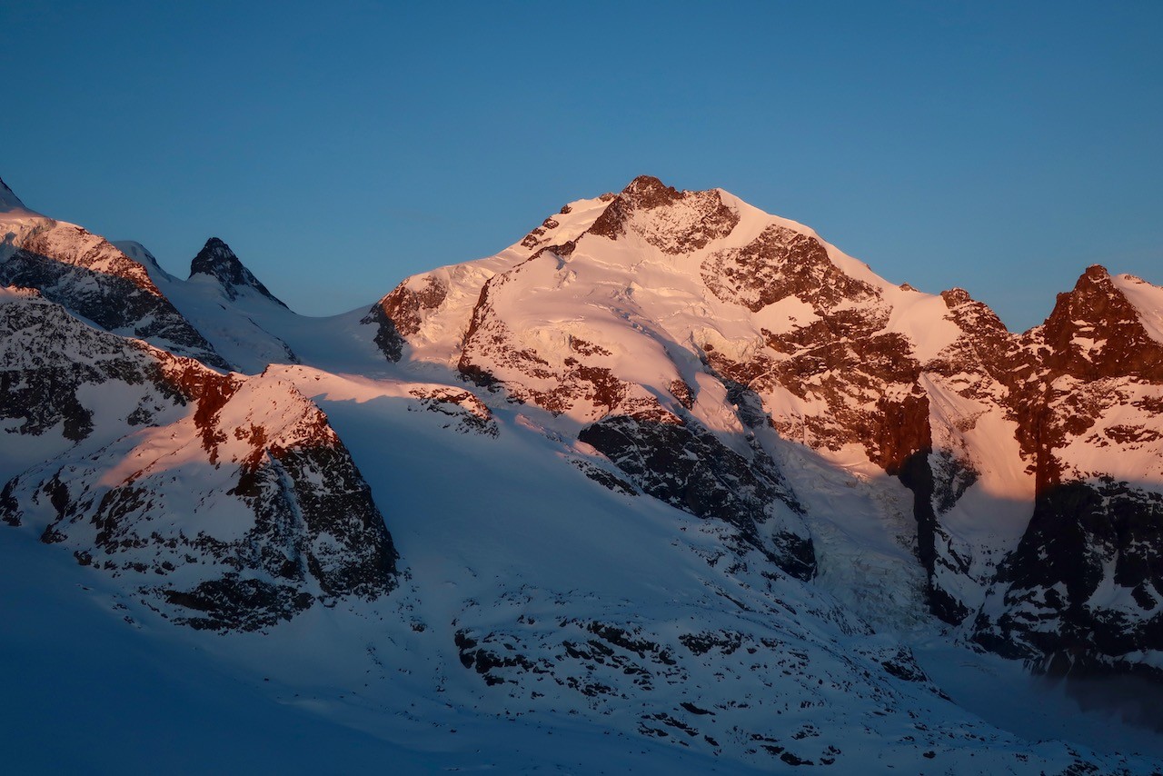 J6 Levé de soleil sur le Piz Bernina