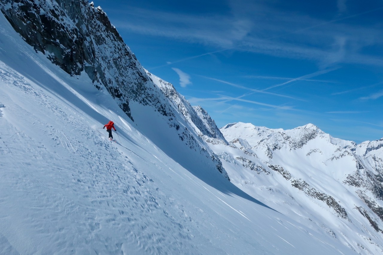 J6 On s'engage dans une belle descente soutenue sous le col