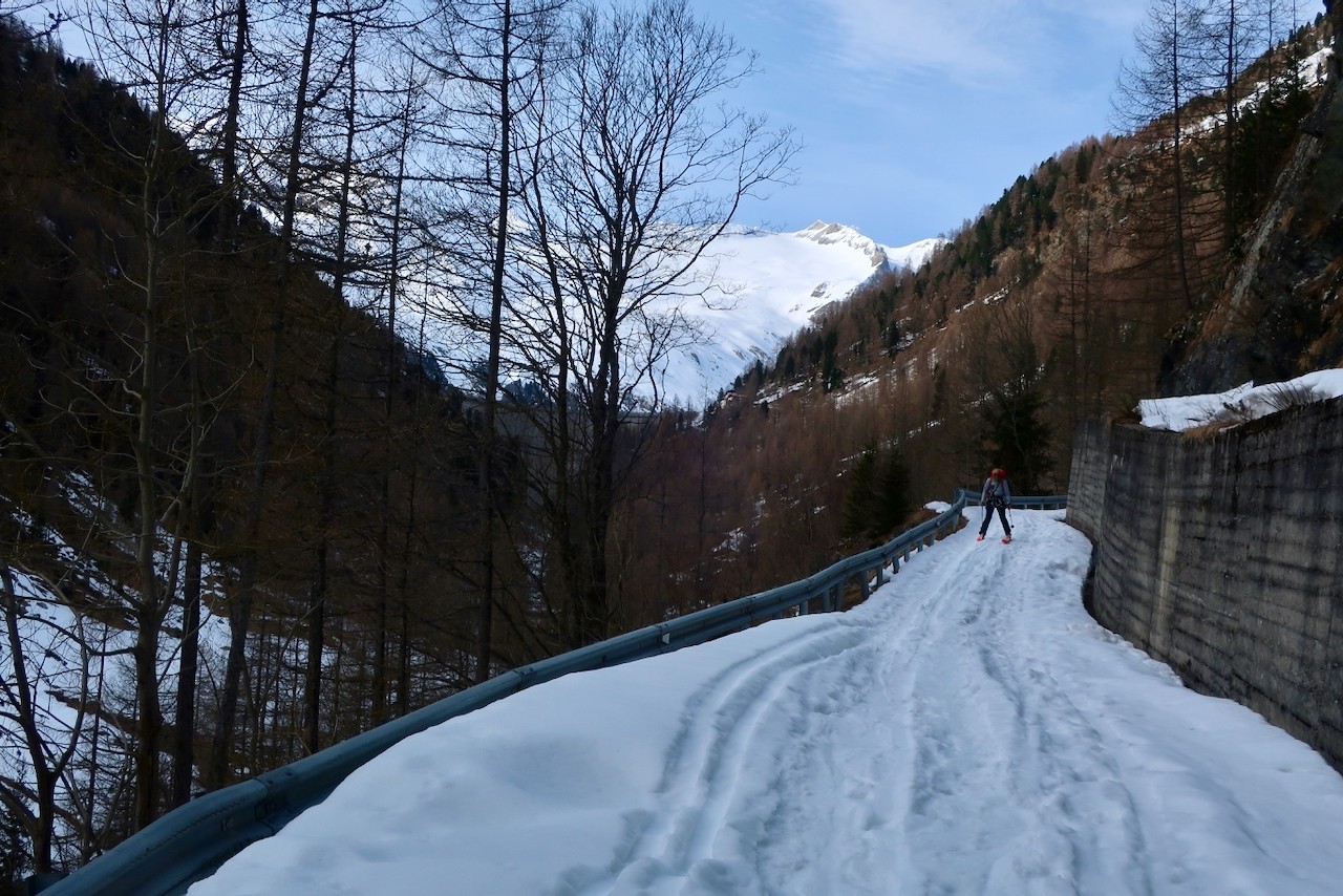 J6 Nous sommes chanceux !  La route est enneigée jusqu'à 1600m