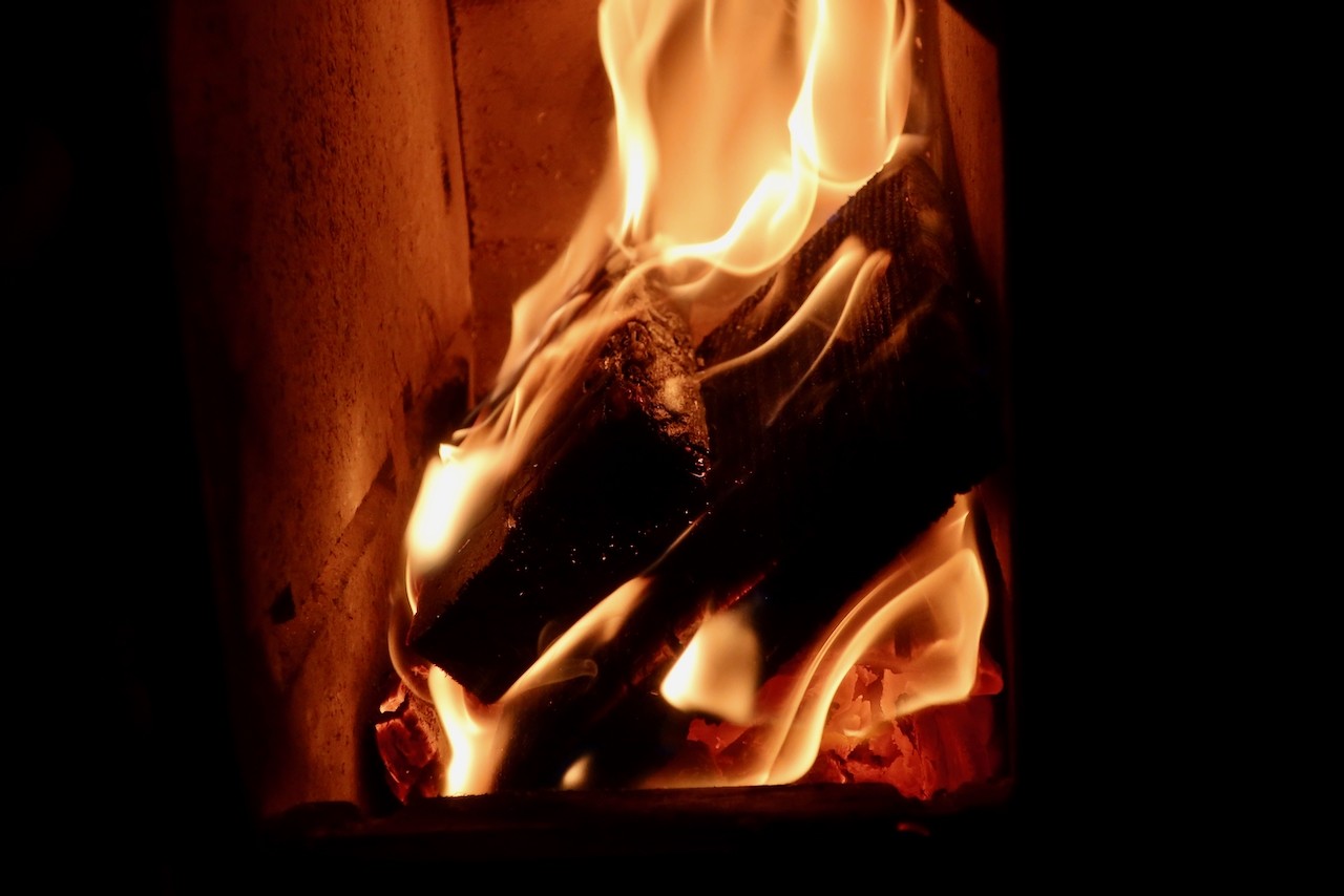 J7 Douceur du feu dans le poele après une dure journée
