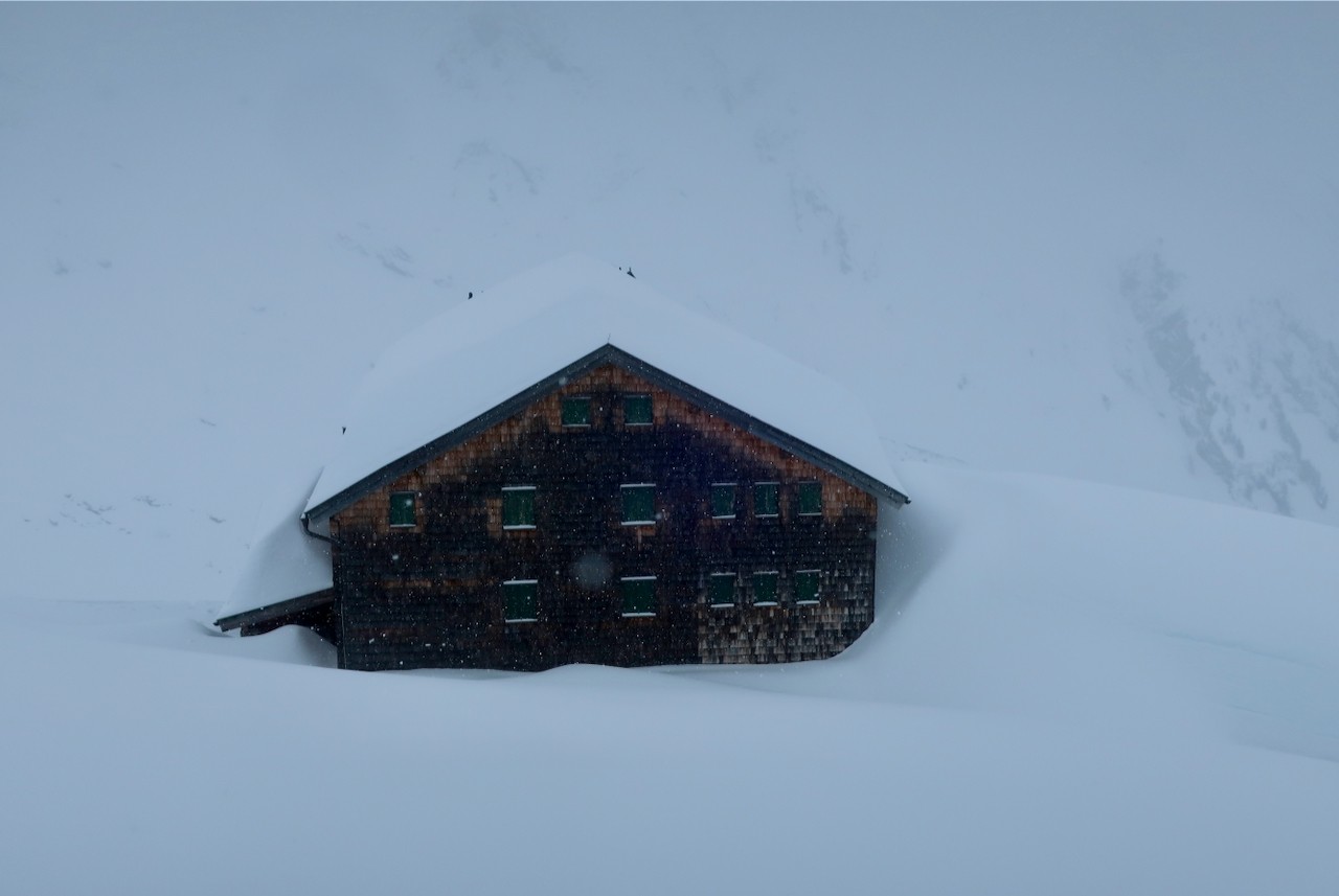 J8 Départ de J8 sous la neige 