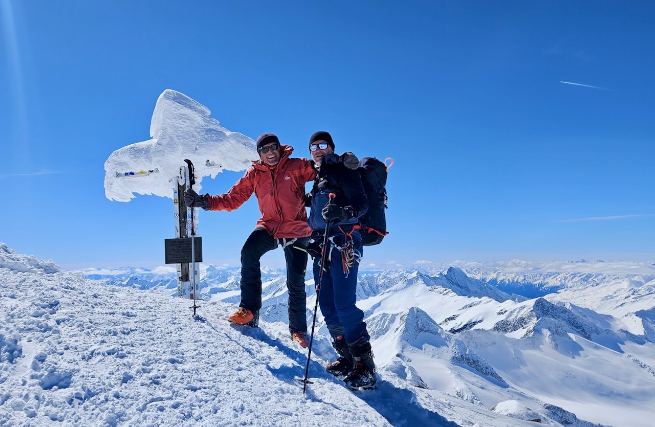 J9 Thierry et Jean-Luc au sommet du Venedigger