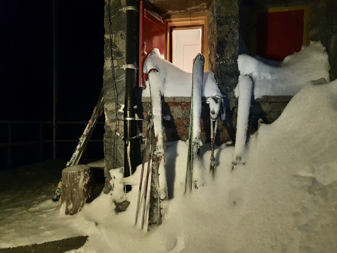 J5 Le froid est très vif à 3000 et il neige à Planura pendant la nuit 